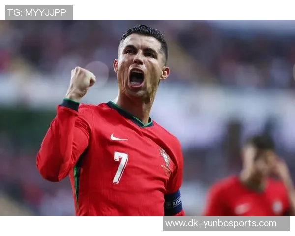 足球场上的全能英雄:从多面手球星看现代足球战术的革新与发展 足球场上的全能英雄:从多面手球星看现代足球战术的革新与发展